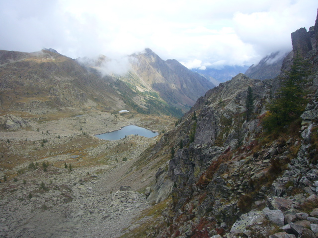 Lac en Italie vers la chapelle Ste Anne